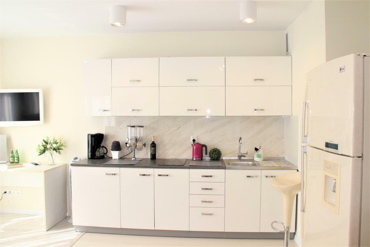 Delux Apartment Келце Екстериор снимка