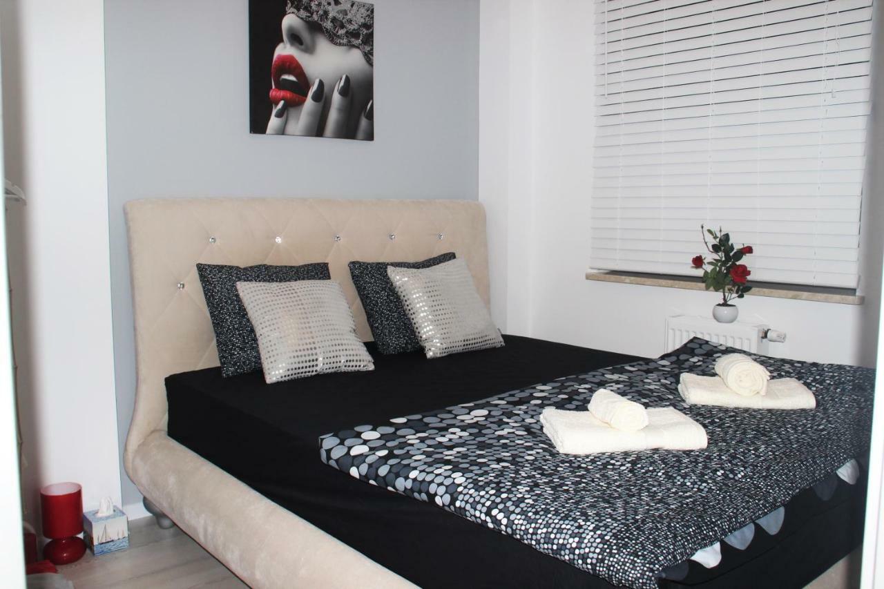 Delux Apartment Келце Екстериор снимка