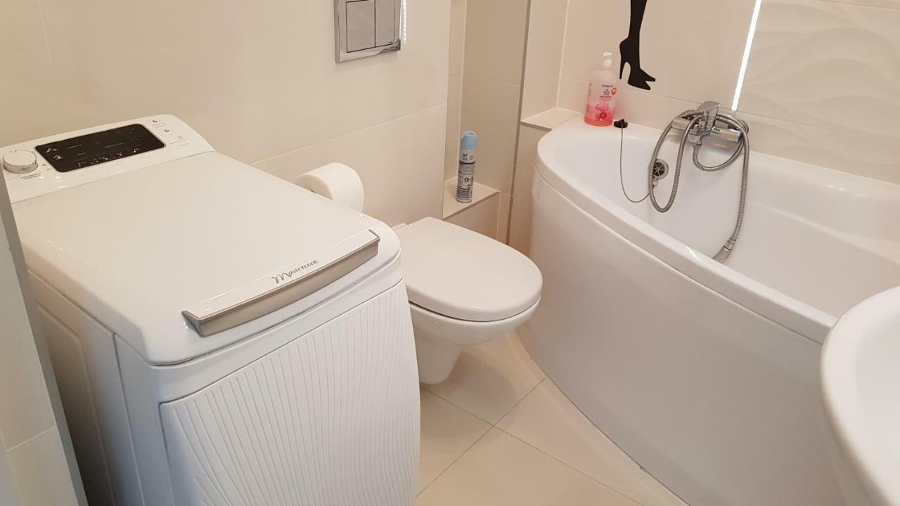 Delux Apartment Келце Екстериор снимка